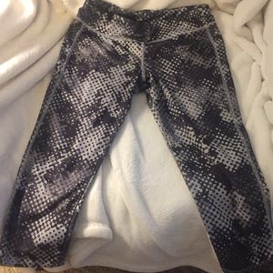 Girls old navy workout Capri pants